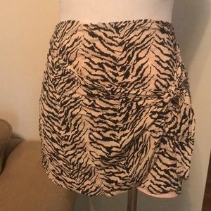 BCBG mini front tie skirt